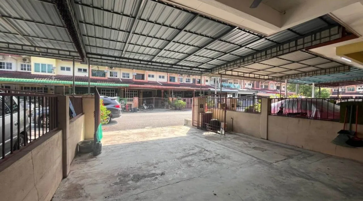 rumah-teres-dua-tingkat-untuk-dijual-di-taman-wangsa-jaya-tanjong-malim-05