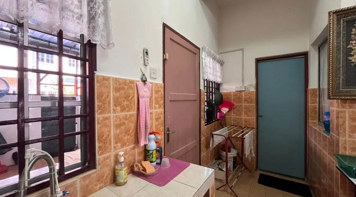 rumah-teres-dua-tingkat-untuk-dijual-di-taman-wangsa-jaya-tanjong-malim-14