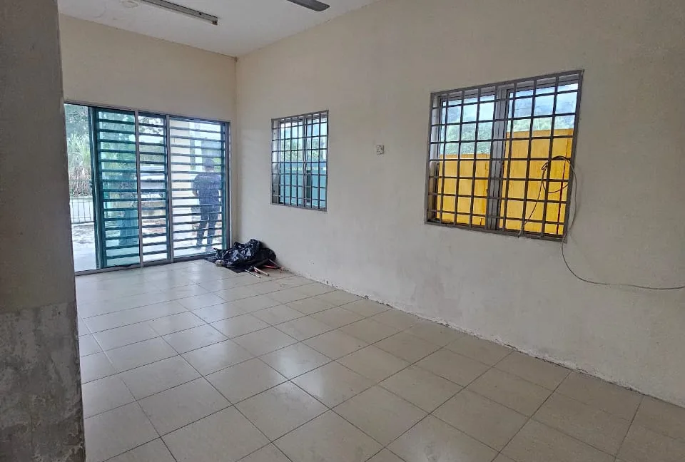 rumah-teres-setingkat-corner-lot-untuk-dijual-di-taman-kledang-sungai-siput-perak-04