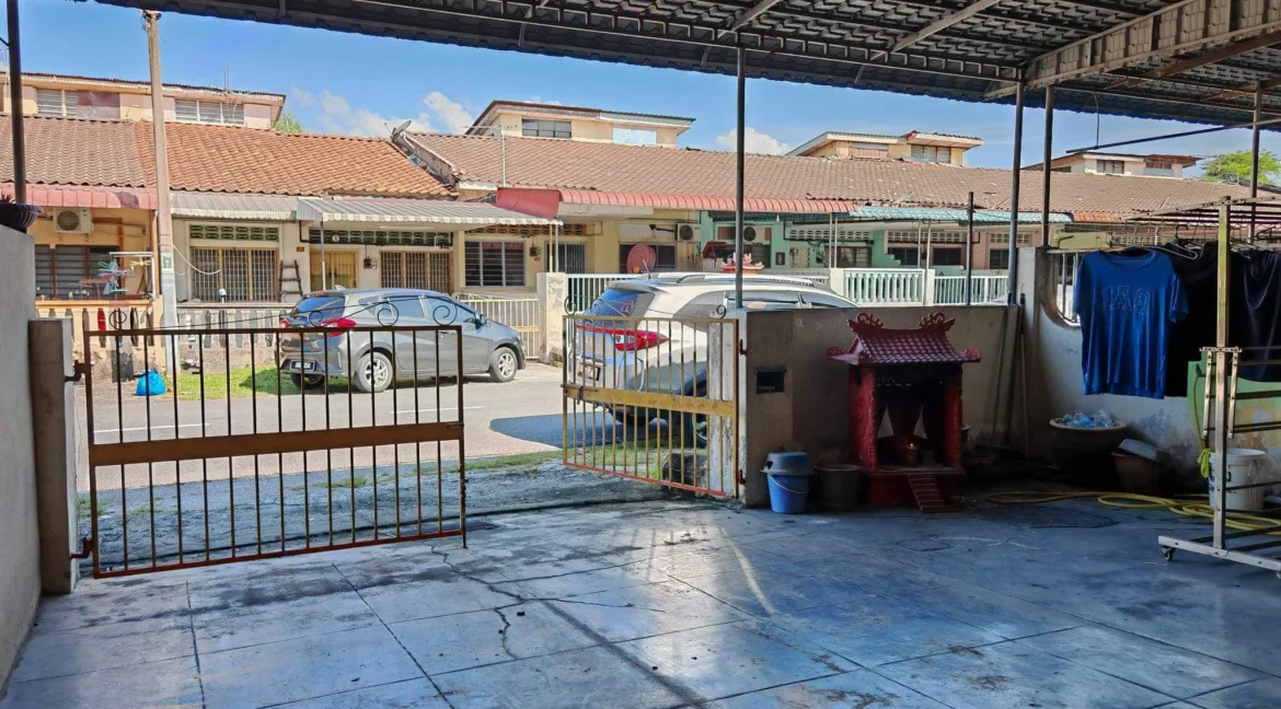rumah-teres-setingkat-untuk-dijual-di-taman-wing-onn-ipoh-03