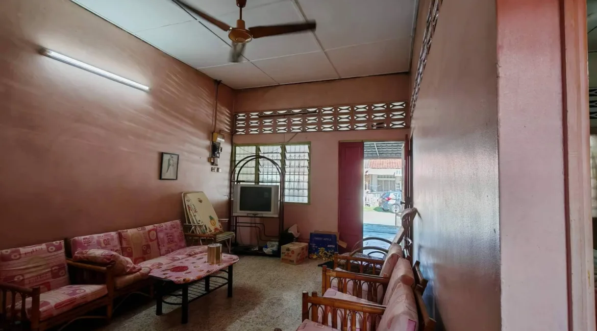 rumah-teres-setingkat-untuk-dijual-di-taman-wing-onn-ipoh-06