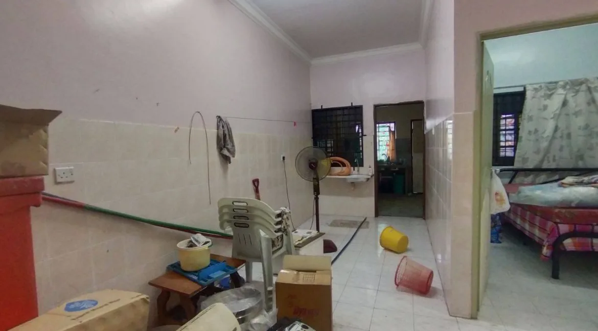 teres-setingkat-untuk-dijual-di-taman-bunga-raya-indah-kuala-kangsar-05