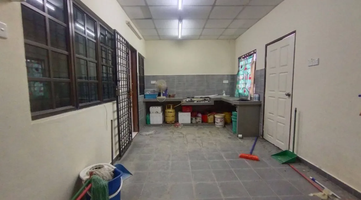 teres-setingkat-untuk-dijual-di-taman-bunga-raya-indah-kuala-kangsar-06