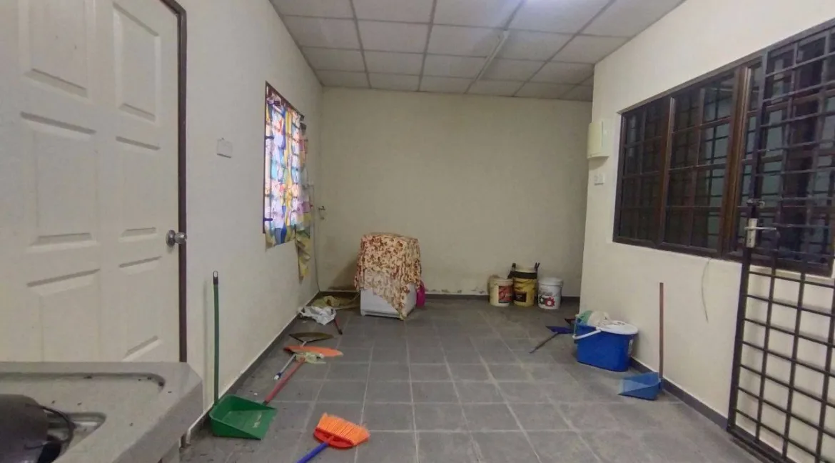 teres-setingkat-untuk-dijual-di-taman-bunga-raya-indah-kuala-kangsar-08