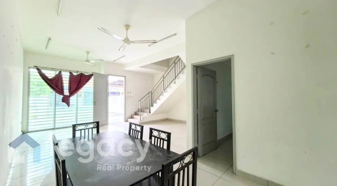 rumah-teres-2-tingkat-untuk-dijual-di-taman-klebang-putra-ipoh-05