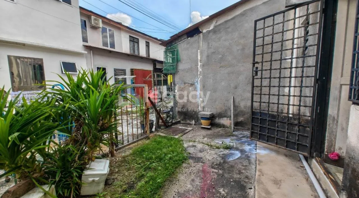 rumah-teres-2-tingkat-untuk-dijual-di-taman-samudera-manjung-06