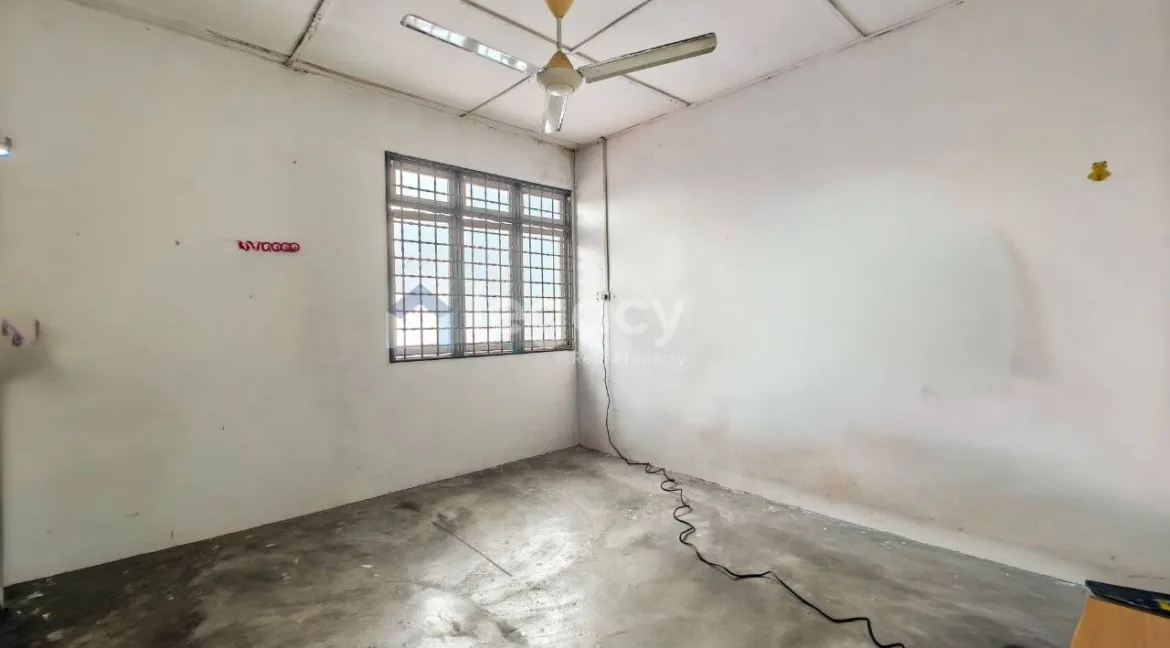 rumah-teres-2-tingkat-untuk-dijual-di-taman-samudera-manjung-14