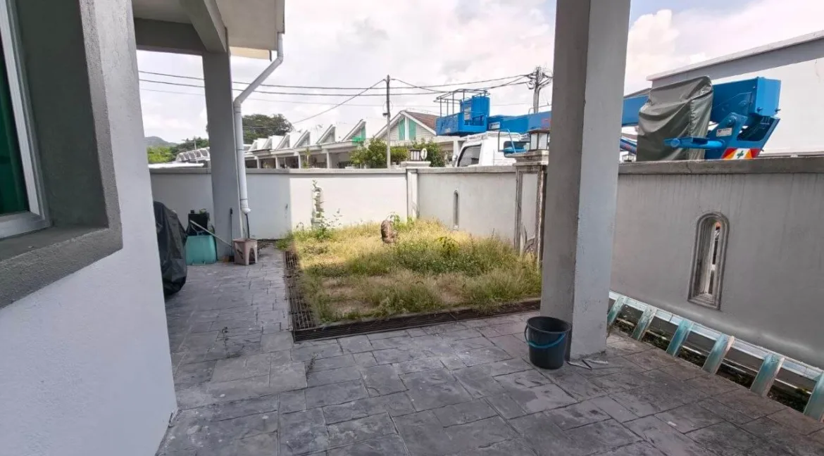 rumah-teres-endlot-setingkat-taman-lapangan-kiara-ipoh-04