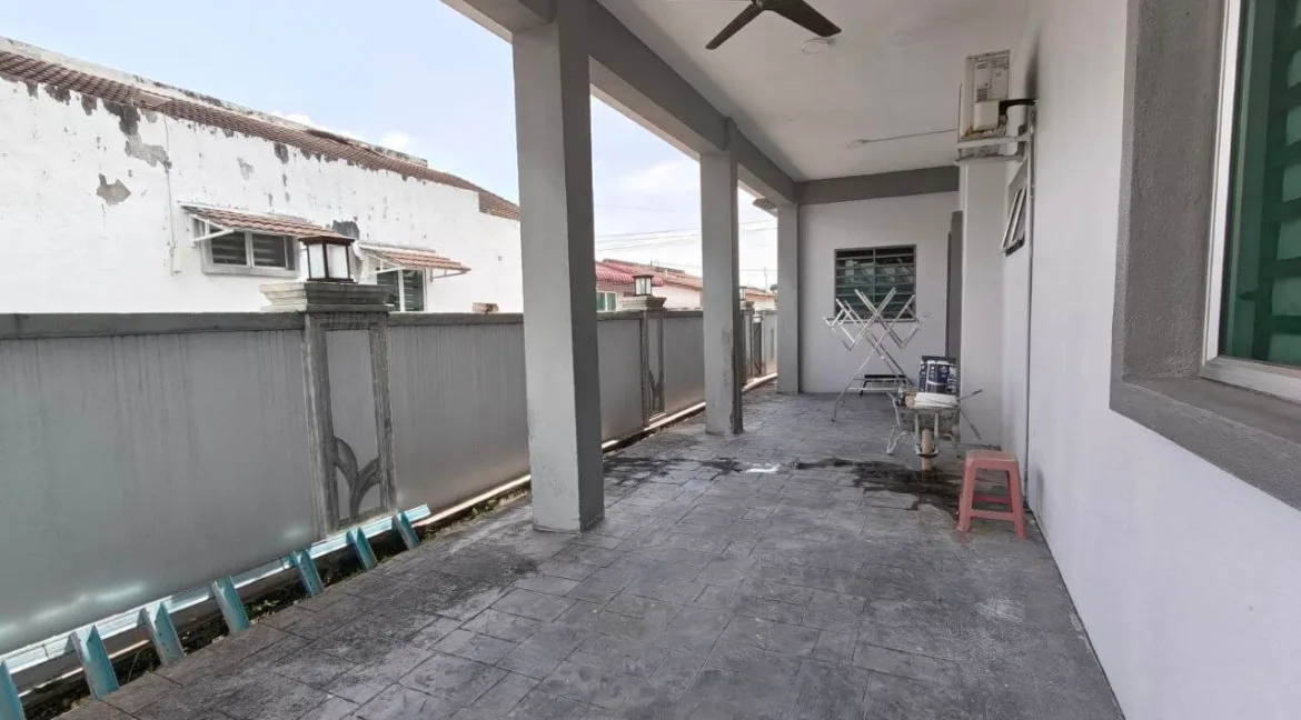 rumah-teres-endlot-setingkat-taman-lapangan-kiara-ipoh-05