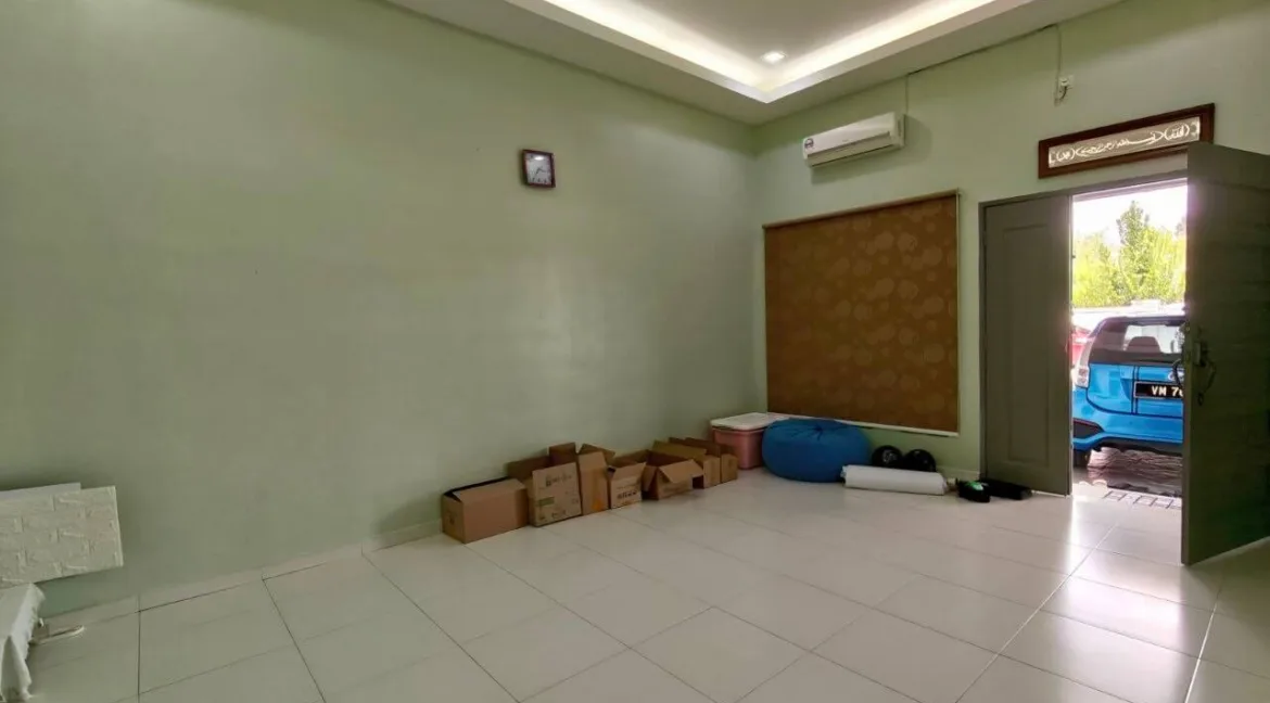 rumah-teres-endlot-setingkat-taman-lapangan-kiara-ipoh-08