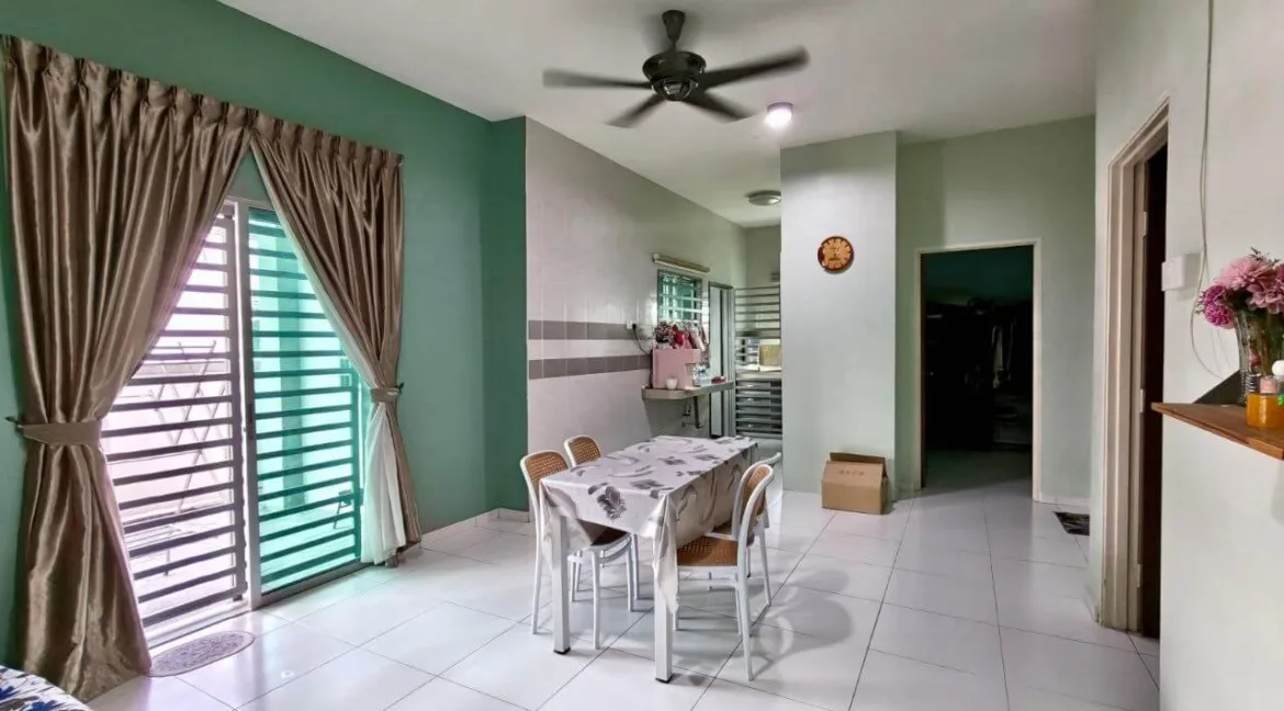 rumah-teres-endlot-setingkat-taman-lapangan-kiara-ipoh-09