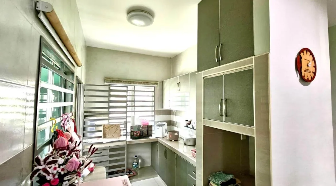 rumah-teres-endlot-setingkat-taman-lapangan-kiara-ipoh-11