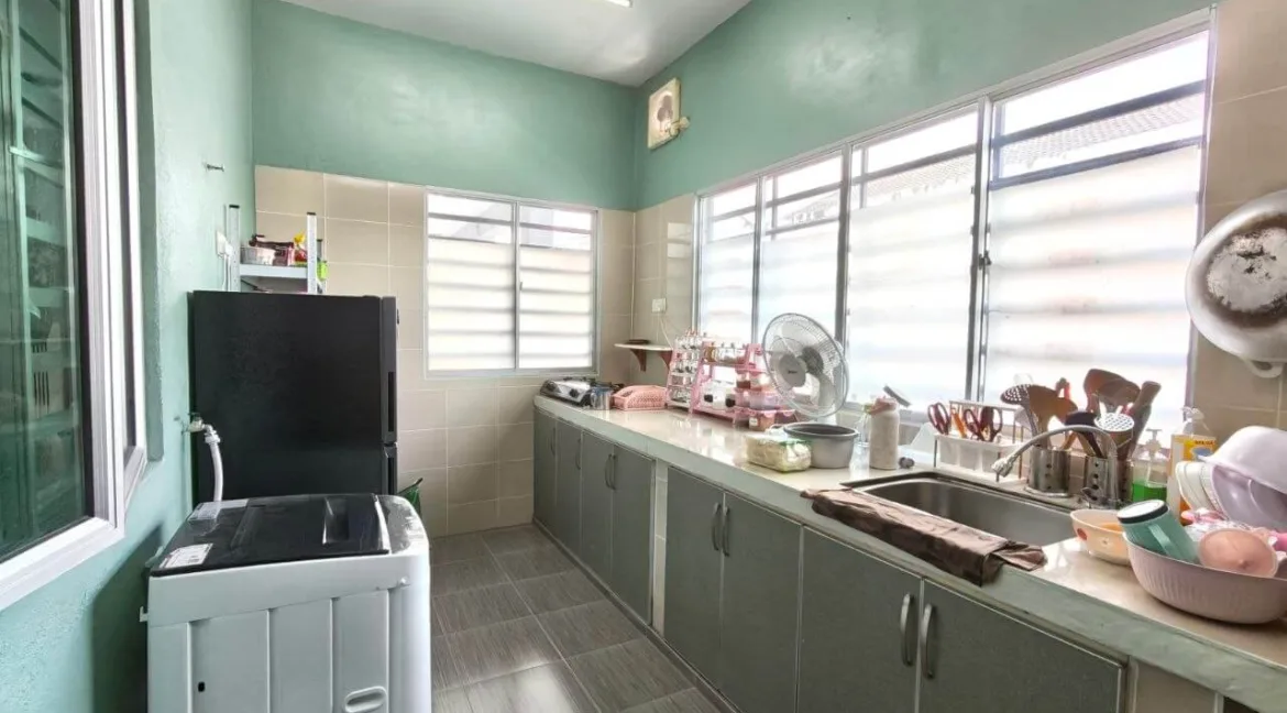 rumah-teres-endlot-setingkat-taman-lapangan-kiara-ipoh-12