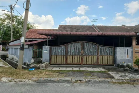 Rumah teres setingkat corner lot untuk dijual di Bandar Baru Seri Klebang, Ipoh, Perak