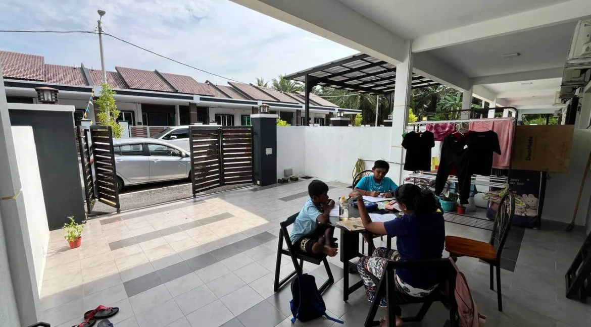 rumah-teres-setingkat-taman-emas-bidor-02