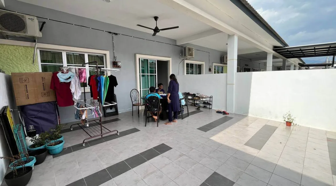 rumah-teres-setingkat-taman-emas-bidor-03