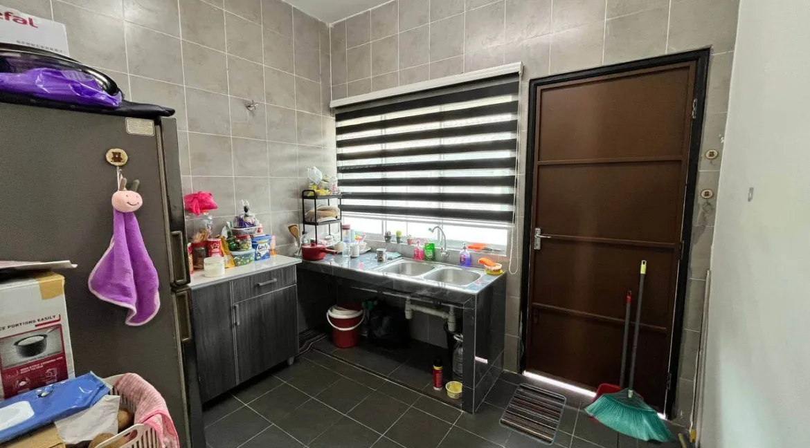 rumah-teres-setingkat-taman-emas-bidor-09