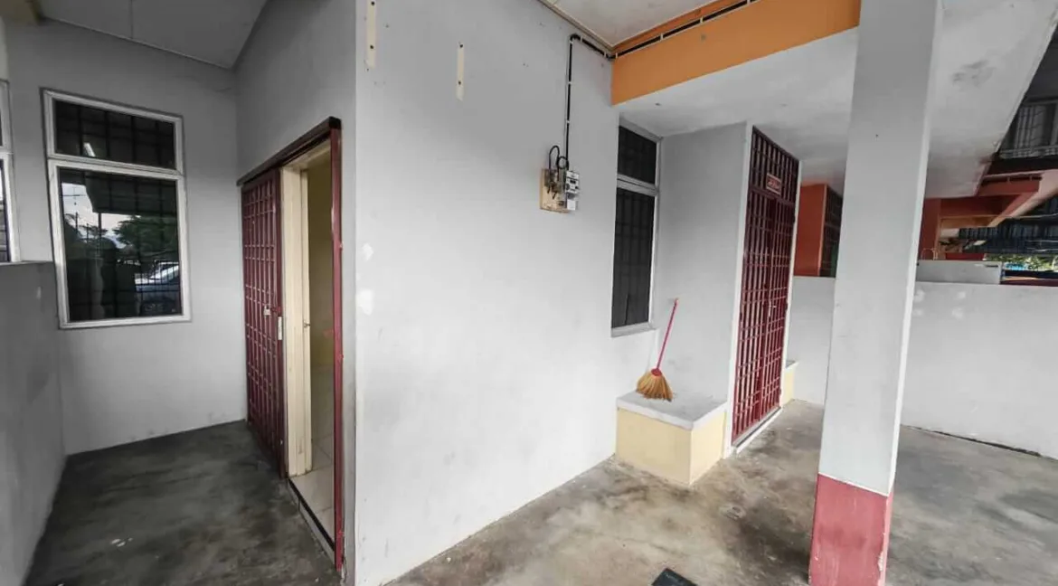 rumah-teres-setingkat-untuk-dijual-di-taman-pinji-ria-ipoh-06