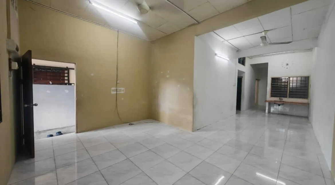 rumah-teres-setingkat-untuk-dijual-di-taman-pinji-ria-ipoh-07