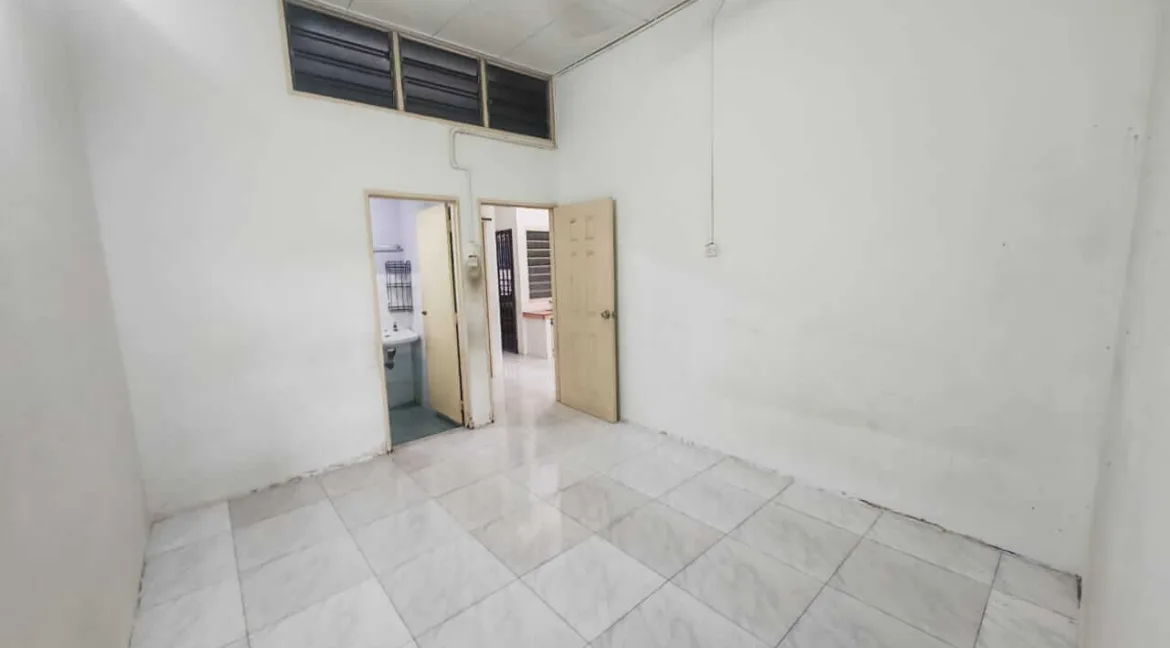 rumah-teres-setingkat-untuk-dijual-di-taman-pinji-ria-ipoh-09