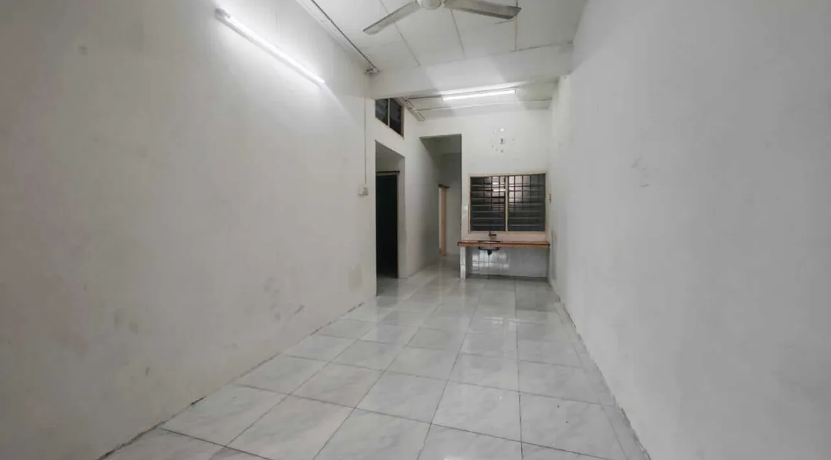 rumah-teres-setingkat-untuk-dijual-di-taman-pinji-ria-ipoh-10
