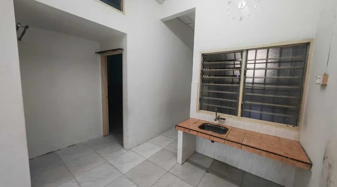 rumah-teres-setingkat-untuk-dijual-di-taman-pinji-ria-ipoh-13