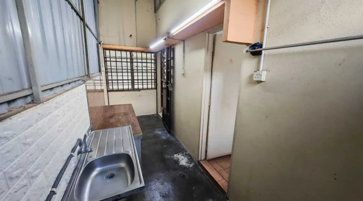 rumah-teres-setingkat-untuk-dijual-di-taman-pinji-ria-ipoh-14