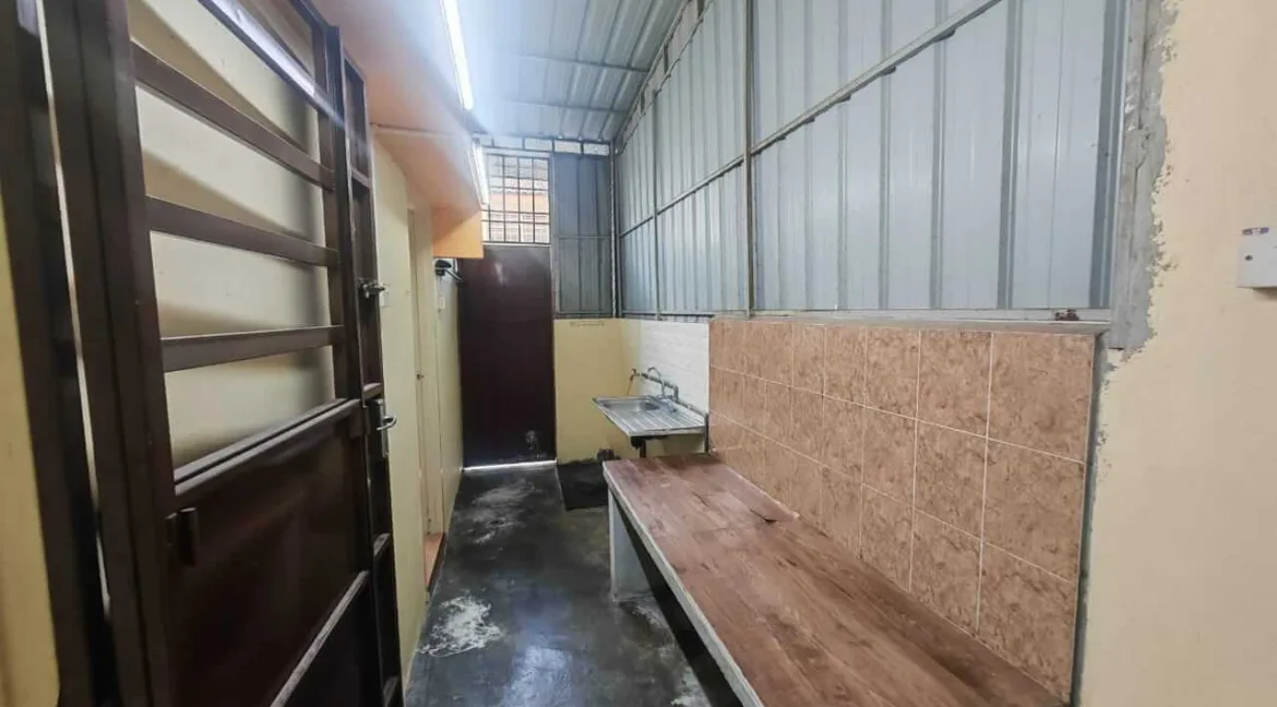 rumah-teres-setingkat-untuk-dijual-di-taman-pinji-ria-ipoh-15