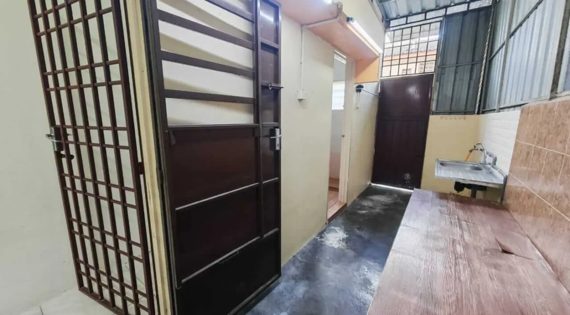rumah-teres-setingkat-untuk-dijual-di-taman-pinji-ria-ipoh-16