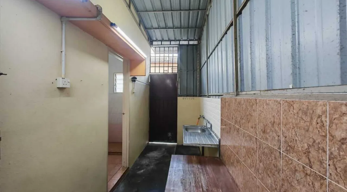 rumah-teres-setingkat-untuk-dijual-di-taman-pinji-ria-ipoh-23