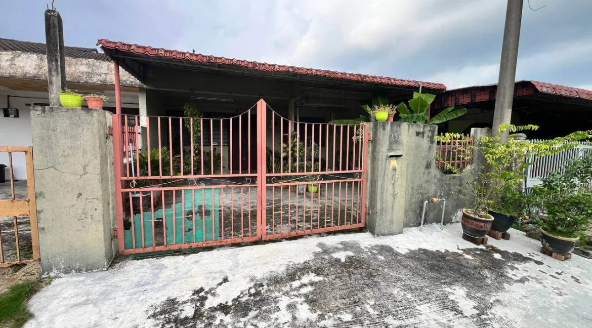 Rumah teres setingkat untuk dijual di Taman Silibin, Ipoh, Perak