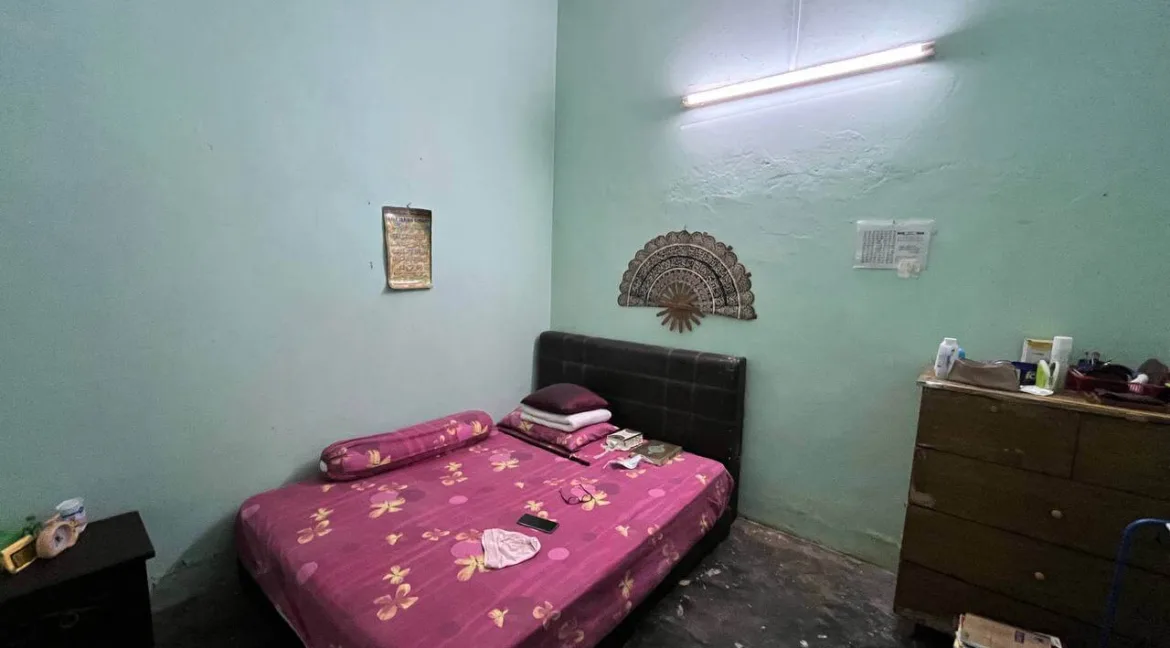 rumah-teres-setingkat-untuk-dijual-di-taman-silibin-ipoh-17