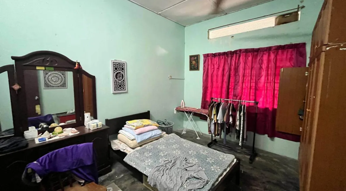 rumah-teres-setingkat-untuk-dijual-di-taman-silibin-ipoh-19