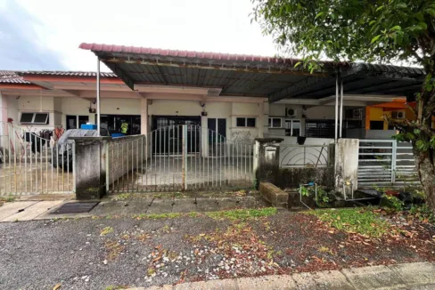 Rumah teres setingkat untuk dijual di Taman Tronoh Hijau, Tronoh, Perak