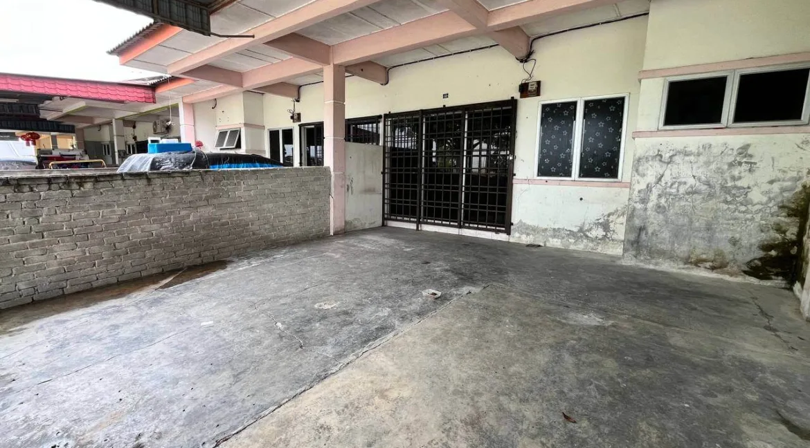 rumah-teres-setingkat-untuk-dijual-di-taman-tronoh-hijau-tronoh-nn-02