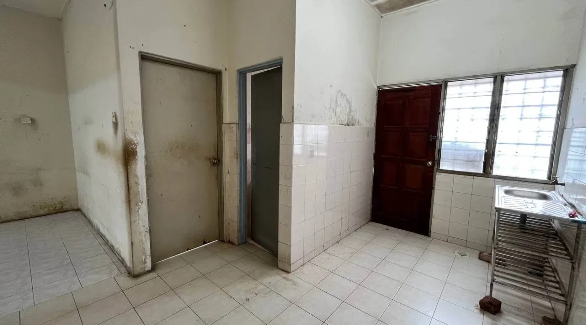 rumah-teres-setingkat-untuk-dijual-di-taman-tronoh-hijau-tronoh-nn-03