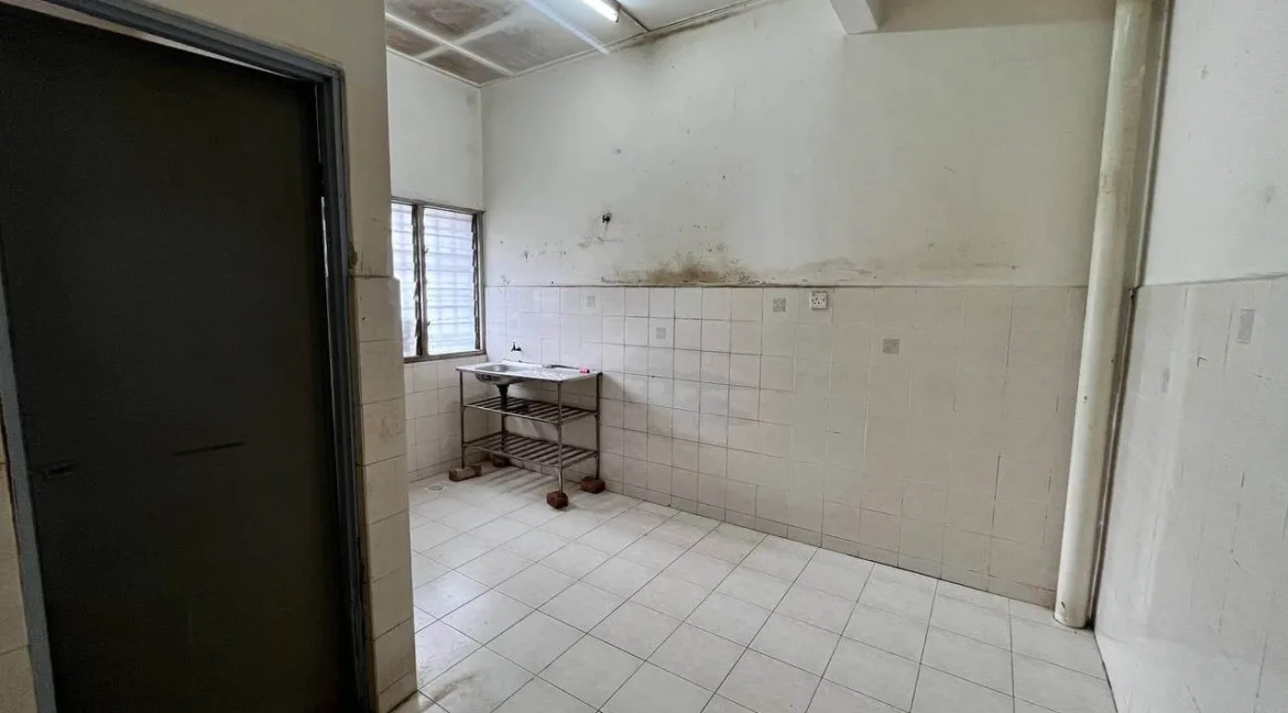 rumah-teres-setingkat-untuk-dijual-di-taman-tronoh-hijau-tronoh-nn-04