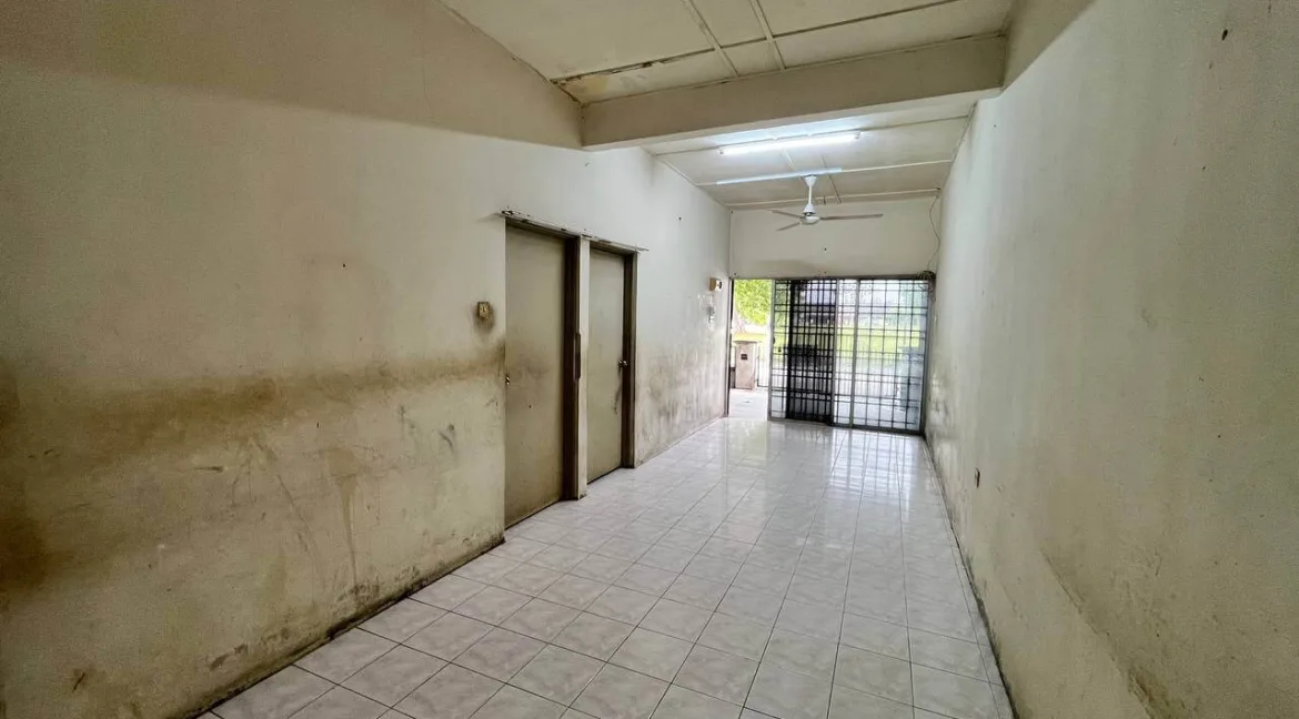 rumah-teres-setingkat-untuk-dijual-di-taman-tronoh-hijau-tronoh-nn-08