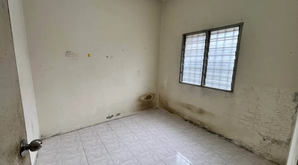 rumah-teres-setingkat-untuk-dijual-di-taman-tronoh-hijau-tronoh-nn-11