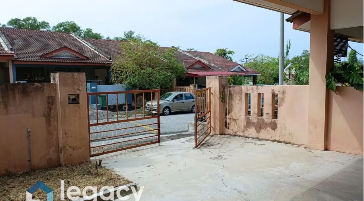 rumah-teres-taman-lahat-indah-ipoh-02c