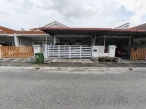Rumah teres setingkat untuk dijual di Taman Kinding Raya, Tanjung Rambutan, Perak