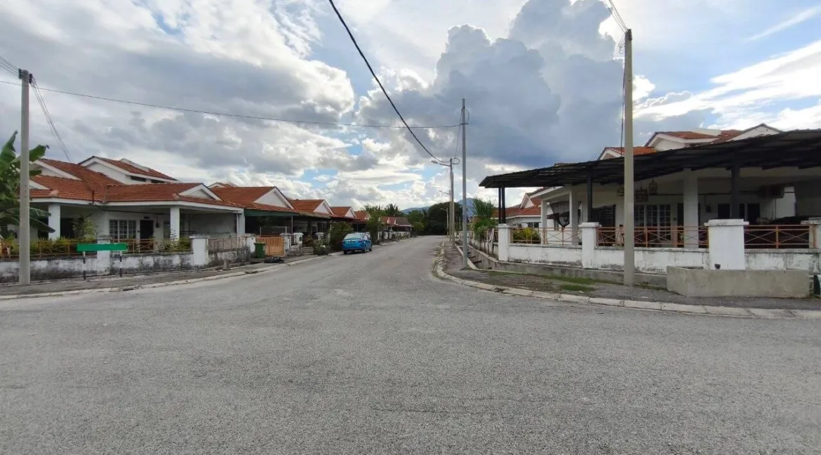 rumah-teres-setingkat-taman-kinding-raya-tanjung-rambutan-06