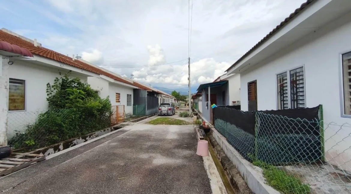 rumah-teres-setingkat-taman-kinding-raya-tanjung-rambutan-07