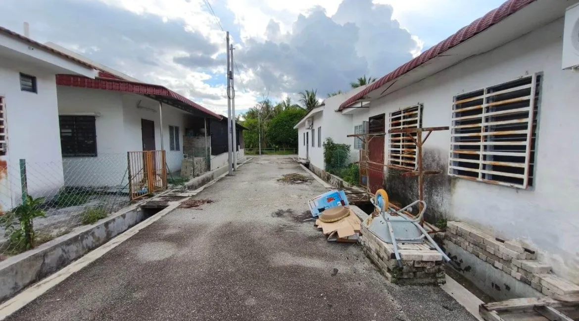 rumah-teres-setingkat-taman-kinding-raya-tanjung-rambutan-08