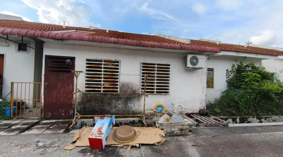rumah-teres-setingkat-taman-kinding-raya-tanjung-rambutan-09
