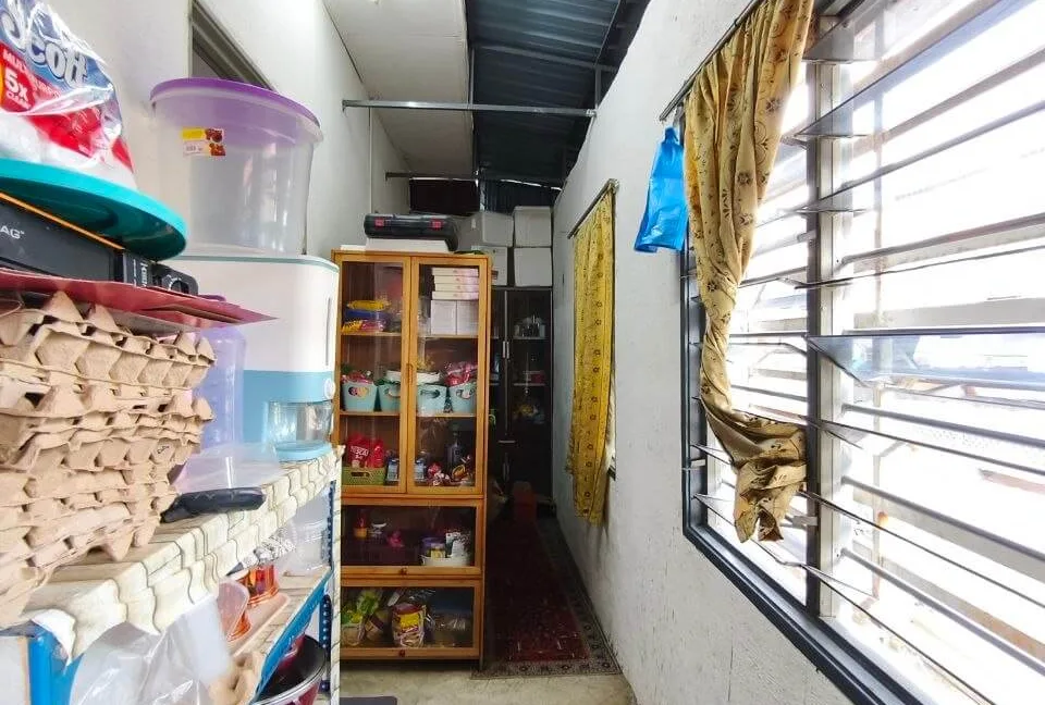 rumah-teres-setingkat-taman-kinding-raya-tanjung-rambutan-16