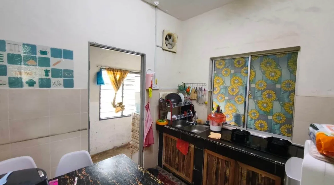 rumah-teres-setingkat-taman-kinding-raya-tanjung-rambutan-17