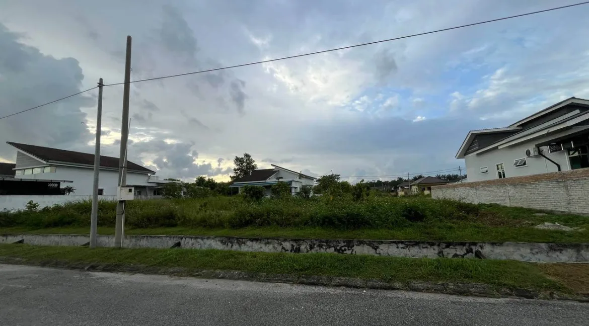 Tanah lot banglo untuk dijual di Taman Raia Savanna, Batu Gajah, Perak
