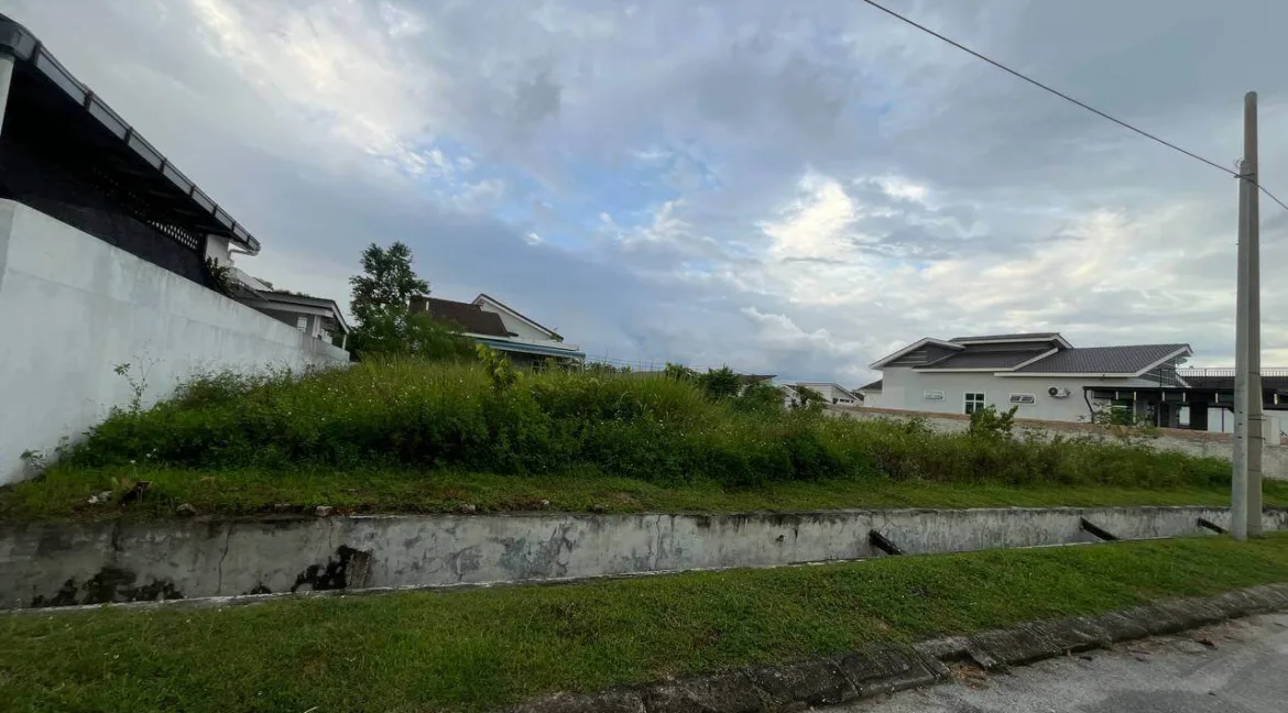 tanah-lot-banglo-taman-raia-savanna-batu-gajah-04