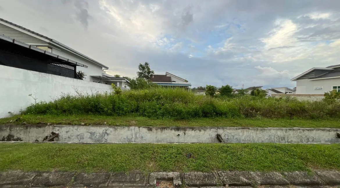 tanah-lot-banglo-taman-raia-savanna-batu-gajah-05